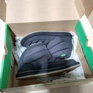 Sanuk puff and chill boots